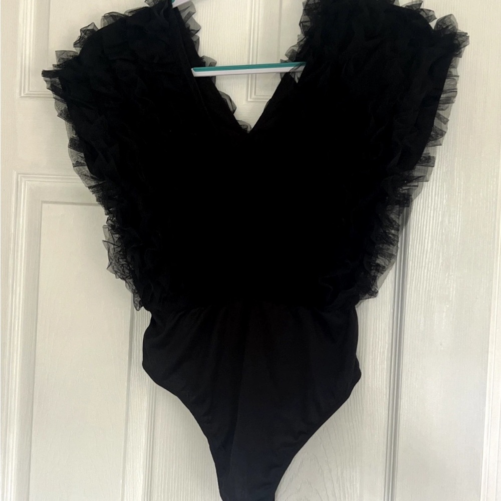 LIVE 4 TRUTH Black Ruffled Sleeveless Bodysuit NWOT Size M